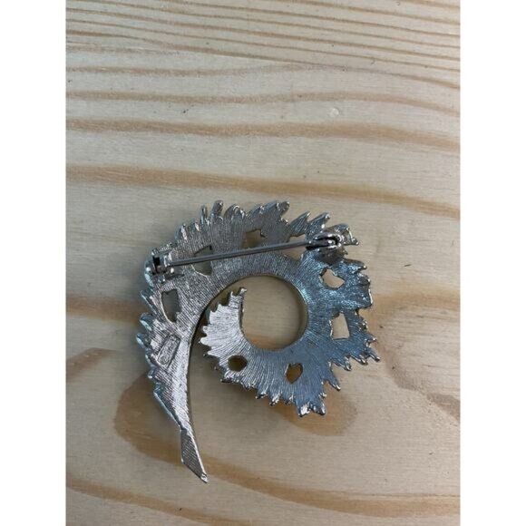 Silver Spiral Leaf Brooch Pin - Picture 2 of 3